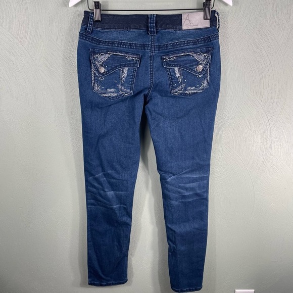 Ariya Distressed Skinny Cut Low Rise Stylish Trendy Women's Jeans Size 7/8 - Picture 12 of 12